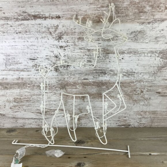 18" Illuminated Christmas Deer Wire Frame With Lights - Picture 4 of 4
